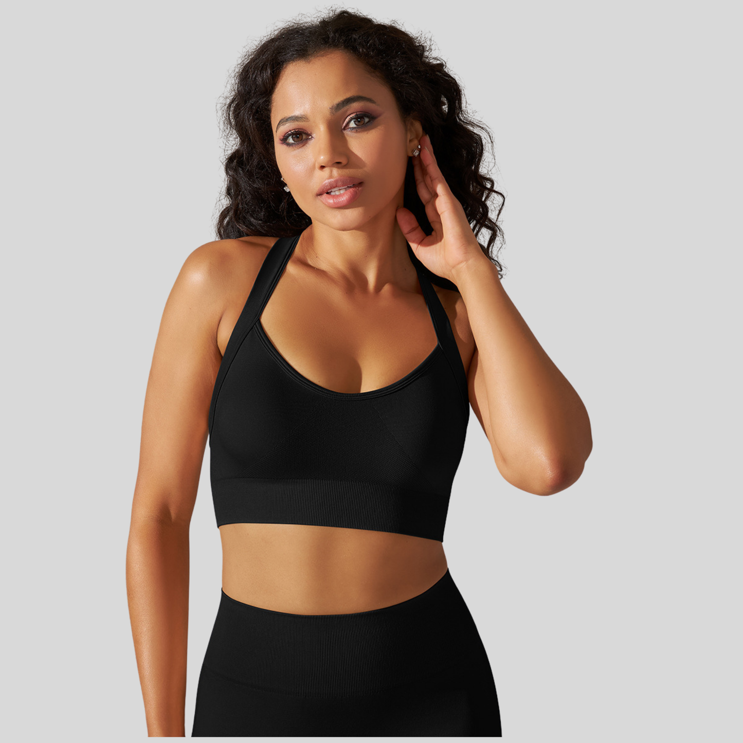 Seamless Sculpt Cross-Back Sports Bra – Ultimate Support & Style